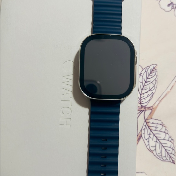 Apple Smartwatch with Navy Band - Picture 5 of 11
